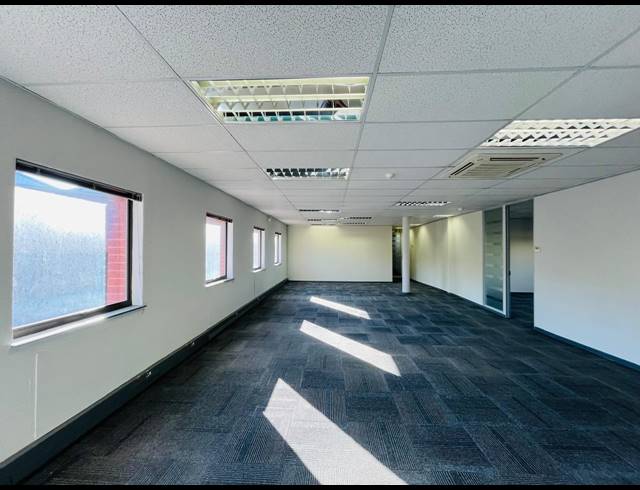 3,150M² OFFICE TO LET IN VORNA VALLEY